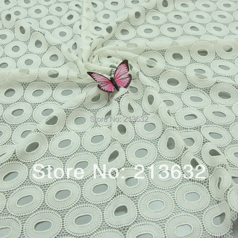 Sewing Eyelet Fabric - قماش دانتيل مطرز عالي الجودة باللون